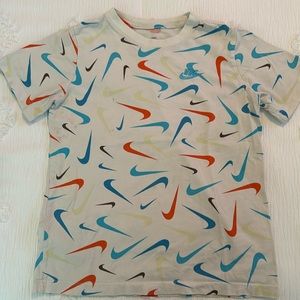 Nike' Boys' Size Large, White T-shirt
